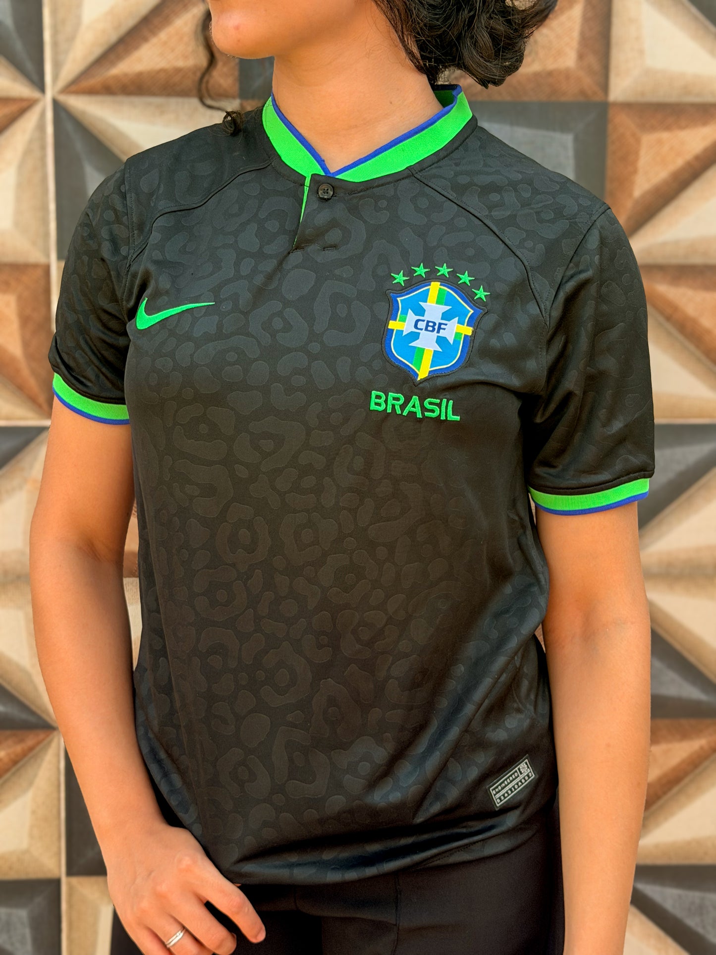 Camisa Feminina Brasil 2022 Onça Preta